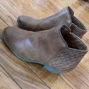 NWT • Brown Booties • Size 6